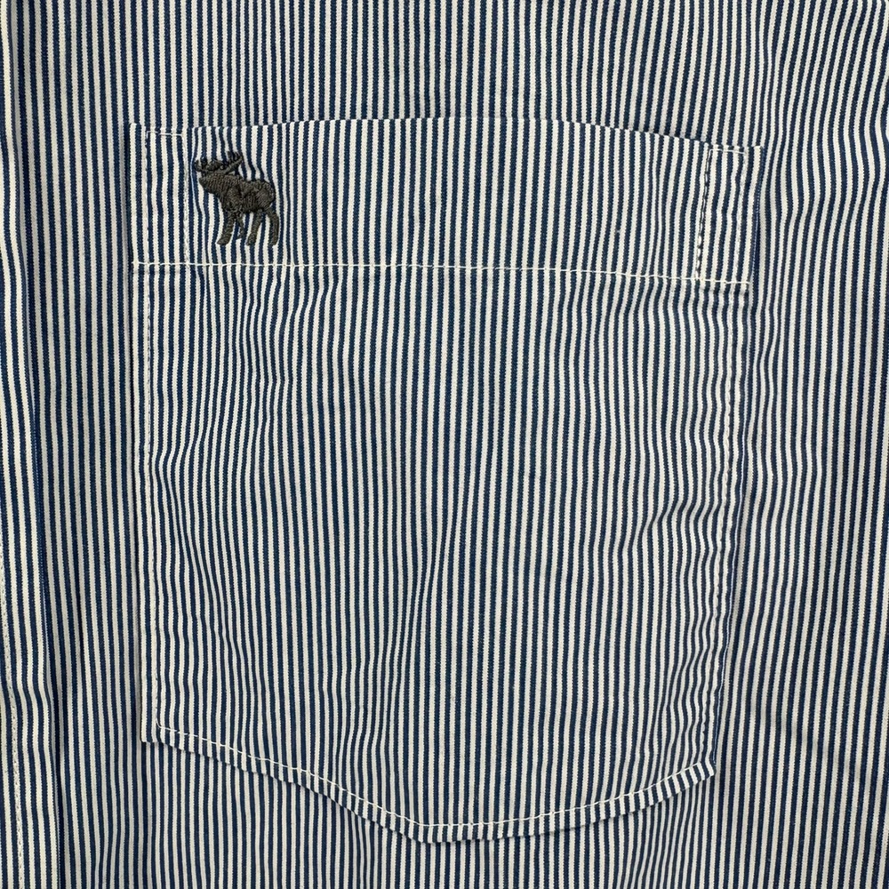 Abercrombie Fitch Mens Blue White Stripe Muscle Fit Button Up Shirt Size M - Picture 4 of 9